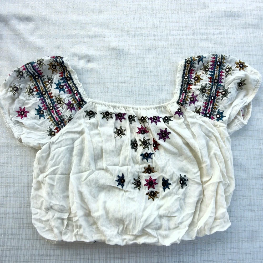 Free People Aurora Embroidered blouson top cropped boho - Picture 2 of 10